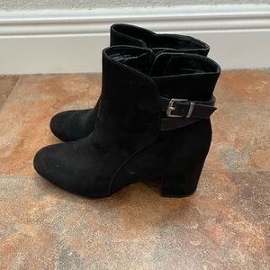 Womens Solanz Booties 7.5
